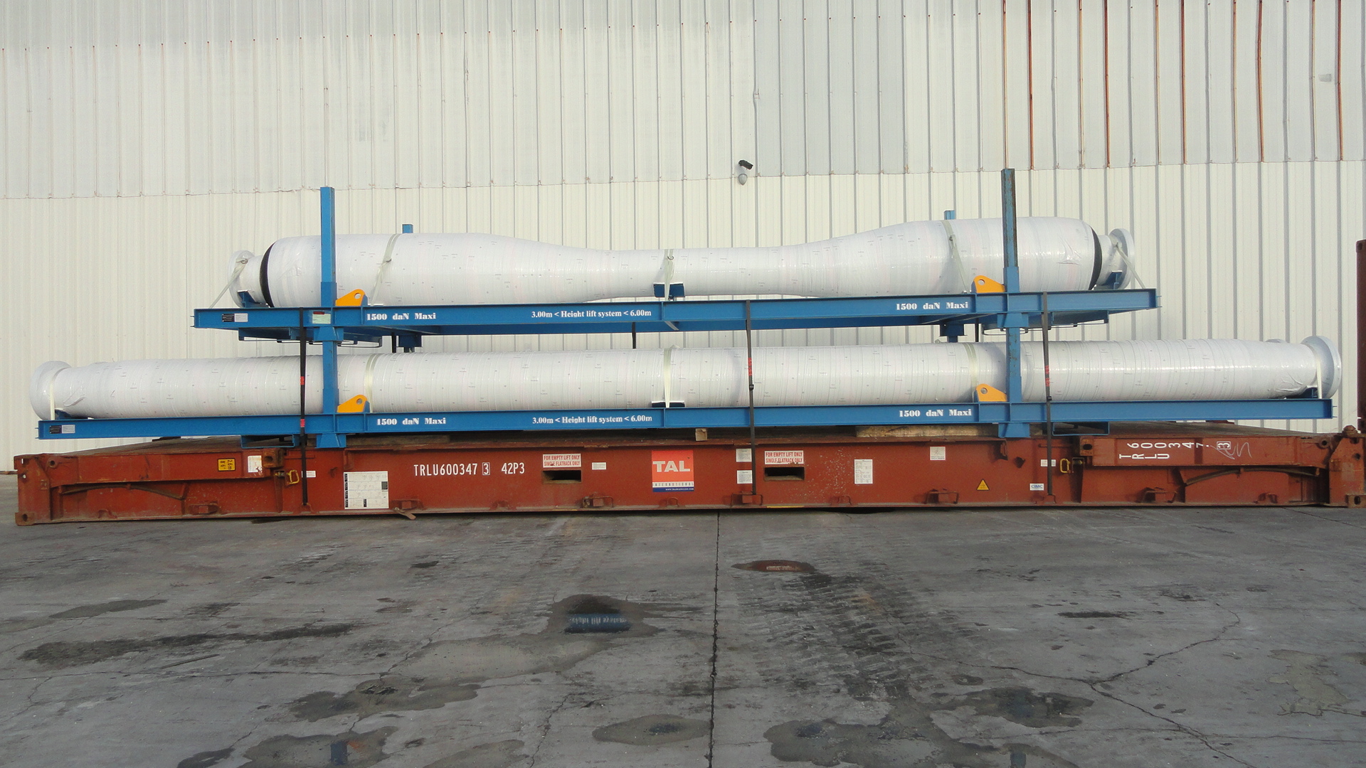 Transport de filtres de pipelines subaquatiques à destination de SINGAPORE.