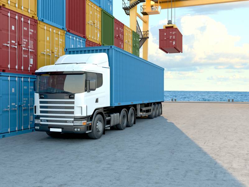 Transport routier de containers.