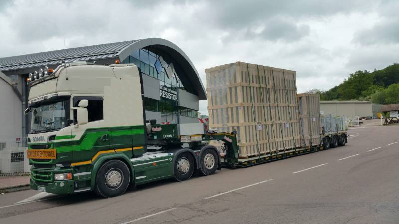 Transport de caisses en surbaissée de France en Belgique.
