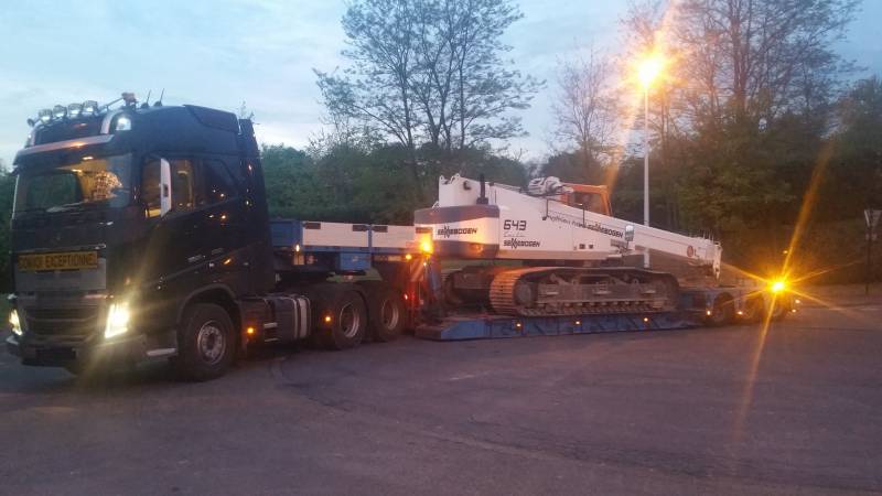 Transport d'une grue de 44 tonnes