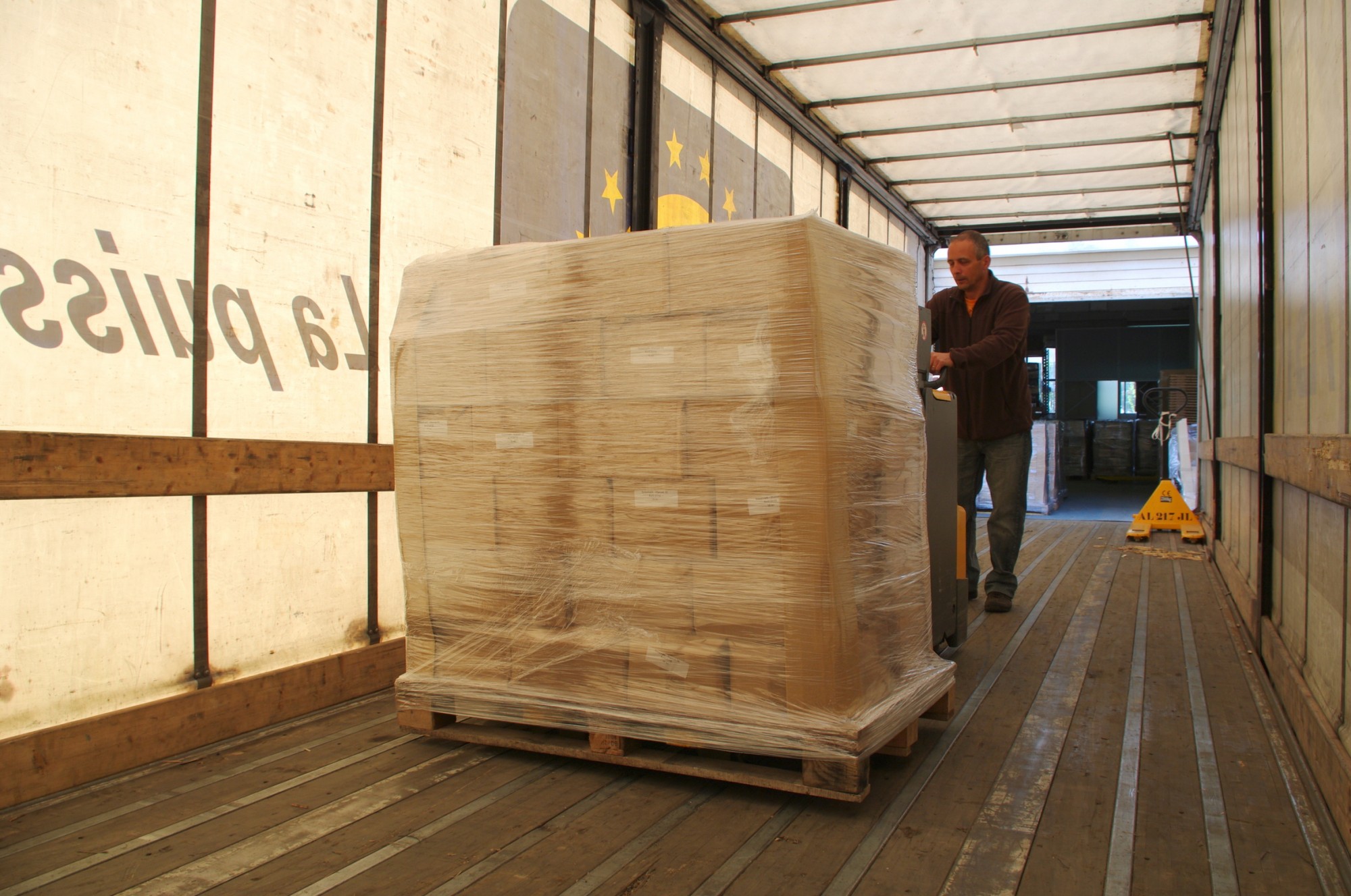 Chargement de camion par transpalette
