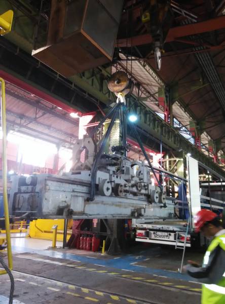 Transport et empotage d'une machine outil démontée Lyon