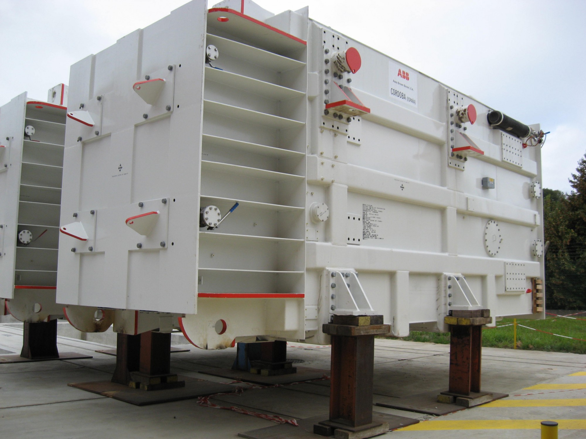 Entreposage transformateur electrique 48 tonnes