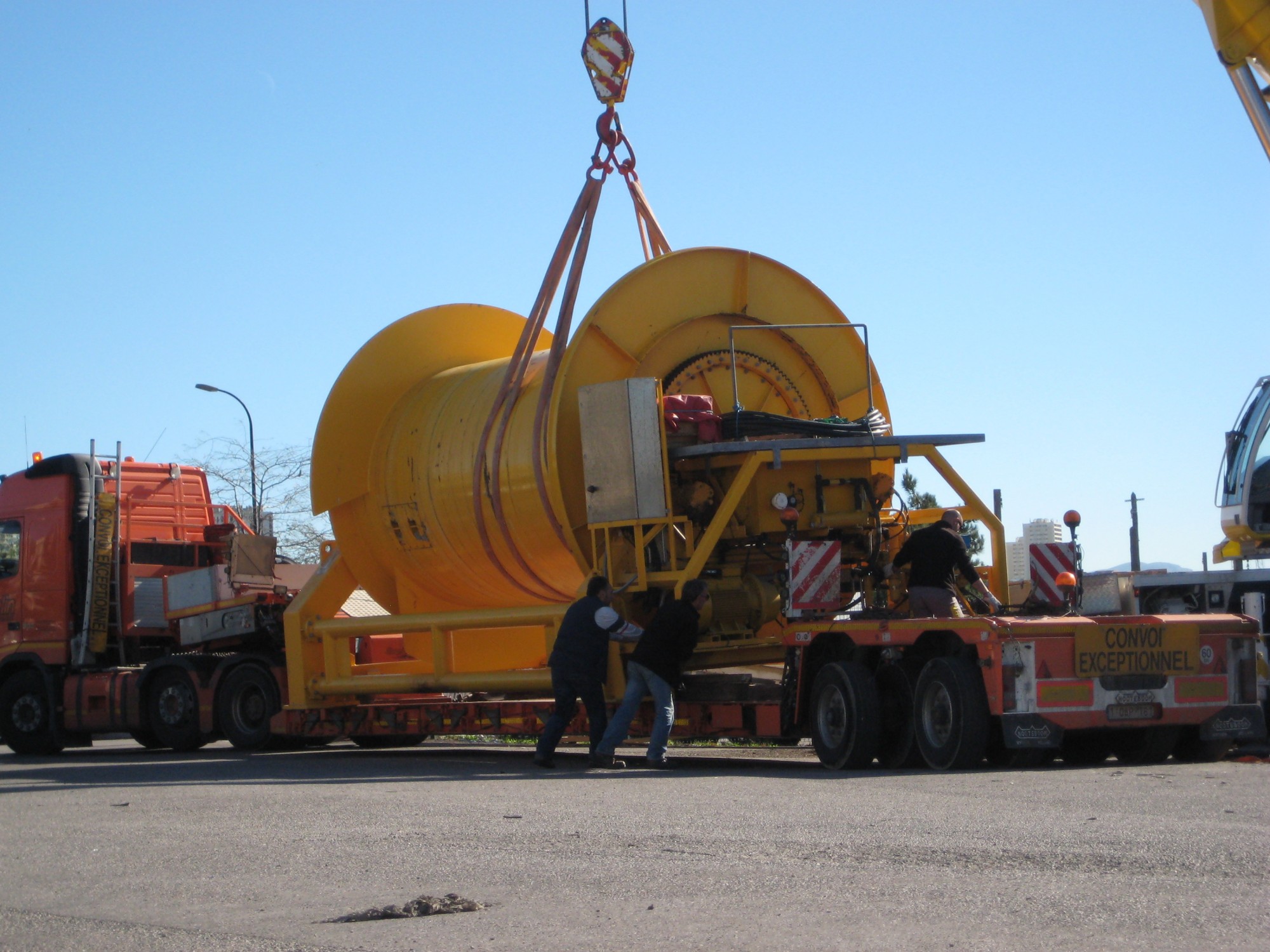 Enrouleur pour plateforme pétrolière